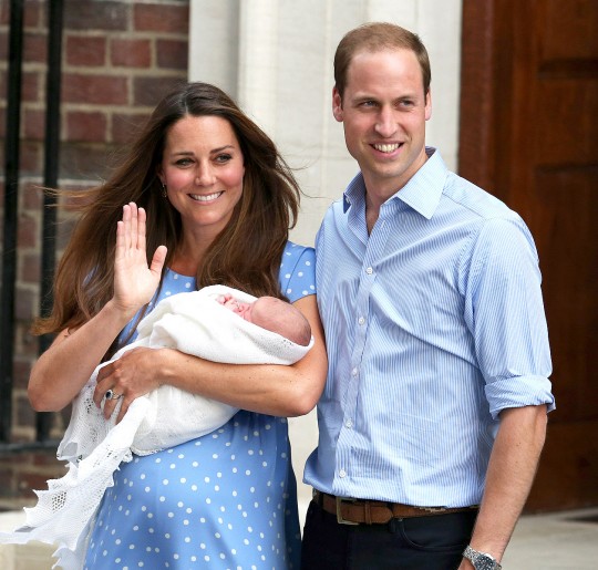 1374609639_kate-middleton-prince-william-baby-zoom