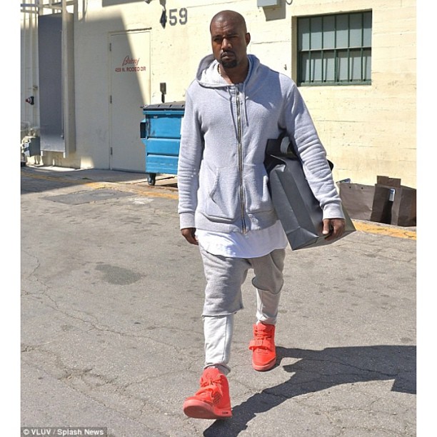 Kanye-West-Balmain-hoodie-Nike-Air-Yeezy-2-red-october-Sneaker-shoes