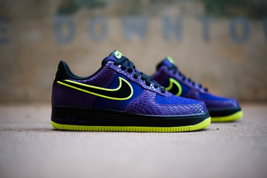 Nike_Air_Force_1_Purple_Snake_Sneaker_Politics_3_1024x1024