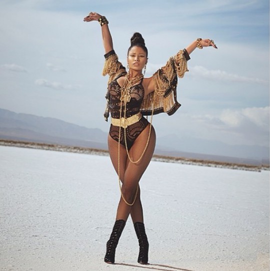 Nicki-Minaj-Lookin-Ass-Shoot-2